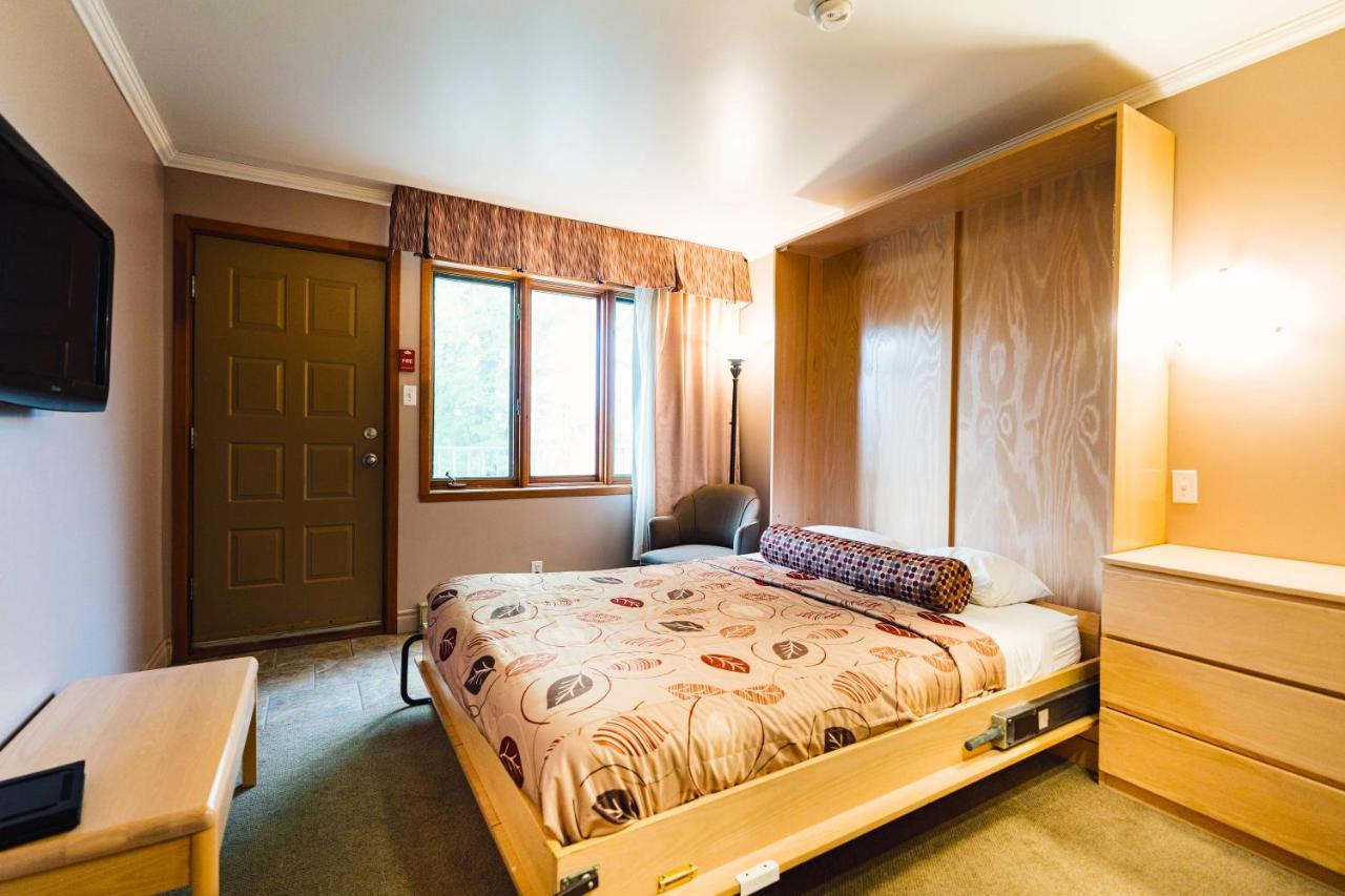 Auberge Harris 圣让上黎塞留 外观 照片