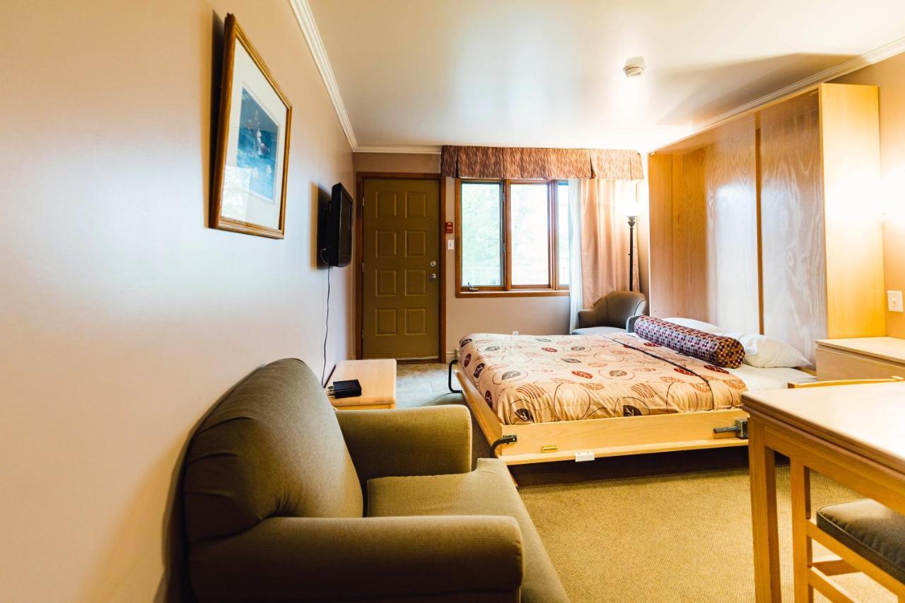 Auberge Harris 圣让上黎塞留 外观 照片